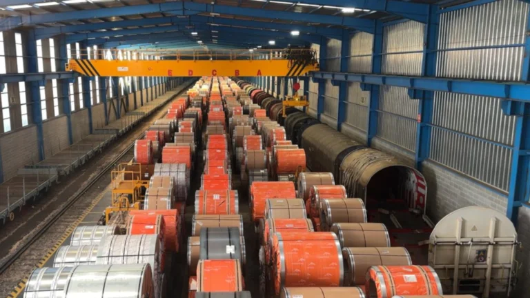 tonnes of goods in Portbou